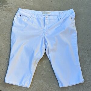 Slink Curvy White Jean Capris Women’s size 20
